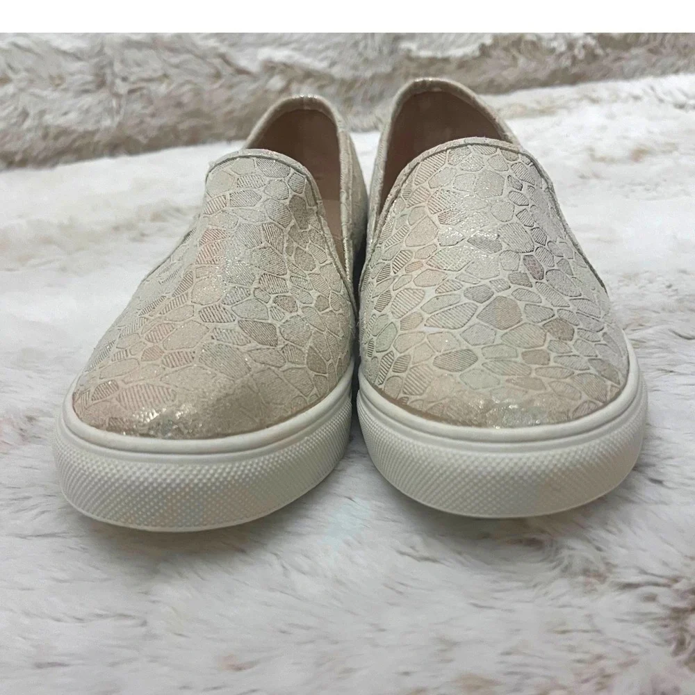 7 EXTREME by Eddie Marc Women's Slip On Sneakers Metallic Embossed Gold Silver 7